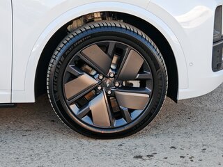 2025 Li Auto (Lixiang) L9 52.3 kWh I Рестайлинг, белый, 9415138 рублей, вид 5