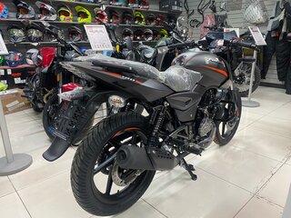 2026 Bajaj Pulsar 180, оранжевый, 218000 рублей, вид 5