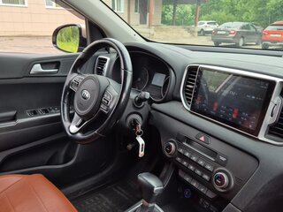 2018 Kia Sportage IV, коричневый, 2100000 рублей, вид 5