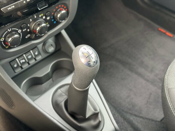 2026 Lada (ВАЗ) Largus I Рестайлинг, белый, 1887000 рублей - вид 17