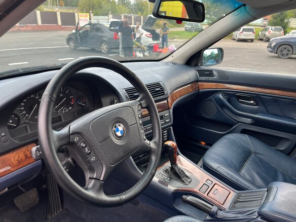 1998 BMW 5 серии 528i IV (E39), синий, 910000 рублей - вид 5