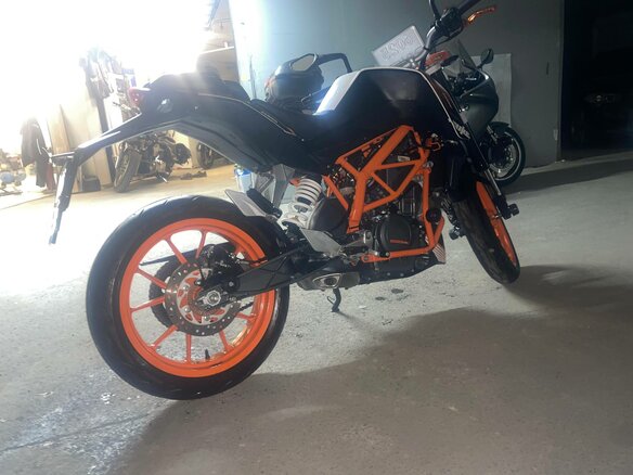 2014 KTM 390 Duke, белый, 390000 рублей - вид 6