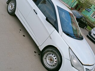 2015 Hyundai Solaris I Рестайлинг, белый, 400000 рублей, вид 2