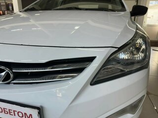 2014 Hyundai Solaris I Рестайлинг, белый, 768000 рублей, вид 4