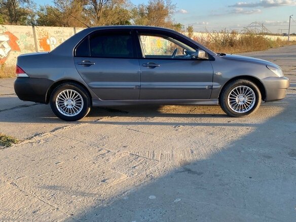 2005 Mitsubishi Lancer IX, серый, 410000 рублей - вид 2