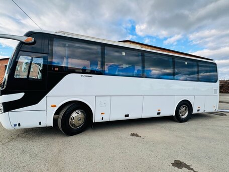 2017 Yutong ZK6938HB9, белый, 5600000 рублей, вид 3
