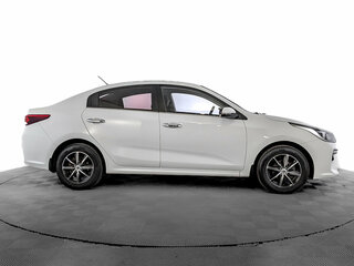 2017 Kia Rio IV, белый, 1470000 рублей, вид 4