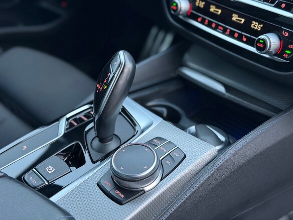 2019 BMW 5 серии 520d xDrive VII (G30/G31/G38), серый, 3597000 рублей - вид 32