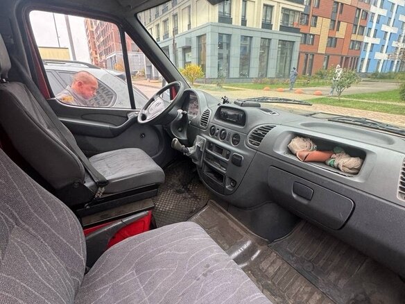 2001 Mercedes-Benz Sprinter, красный, 399999 рублей - вид 5