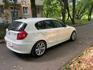 2010 BMW 1 серии 116i I (E81/E82/E87/E88) Рестайлинг, белый, 699999 рублей, вид 4