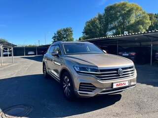 2018 Volkswagen Touareg III, бежевый, 4950000 рублей, вид 4