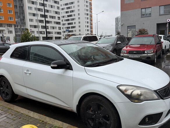 2011 Kia Ceed I Рестайлинг, белый, 650000 рублей - вид 1
