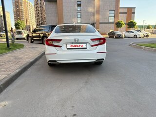 2021 Honda Accord X Рестайлинг, белый, 2700000 рублей, вид 4
