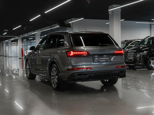 2021 Audi Q7 45 TDI II (4M) Рестайлинг, серый, 6700000 рублей - вид 3