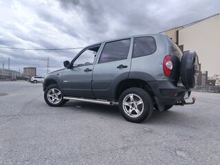 2011 Chevrolet Niva I Рестайлинг, серый, 330000 рублей, вид 5