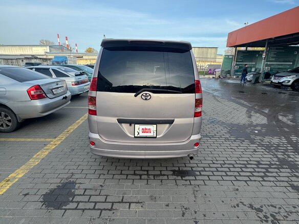 2002 Toyota Noah I (R60), коричневый, 750000 рублей - вид 5