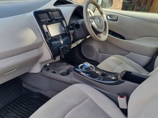 2011 Nissan Leaf (EM61) I (ZE0/AZE0), серый, 900000 рублей, вид 5