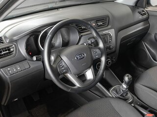 2014 Kia Rio 5-speed III, серебристый, 785500 рублей, вид 5