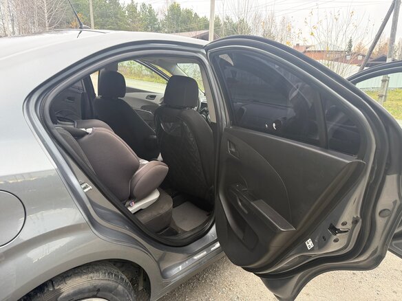 2014 Chevrolet Aveo II, серый, 750000 рублей - вид 10
