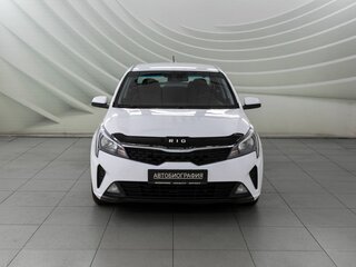 2021 Kia Rio IV Рестайлинг, белый, 1188000 рублей, вид 2