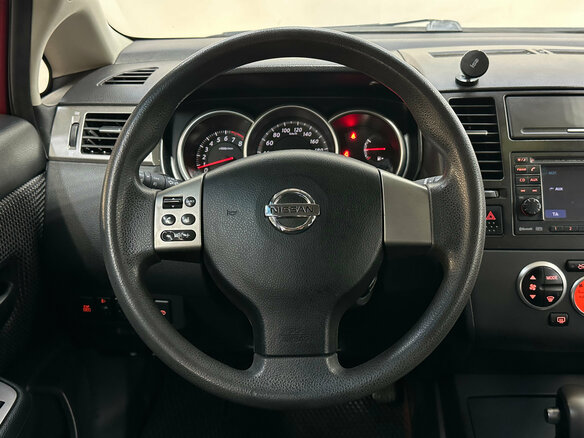 2012 Nissan Tiida I Рестайлинг, красный, 720000 рублей - вид 12