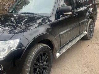 2012 Mitsubishi Pajero IV Рестайлинг 1, чёрный, 2050000 рублей, вид 2
