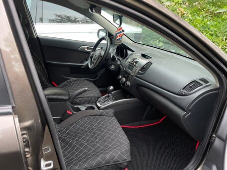 2010 Kia Cerato 6-speed II, золотистый, 700000 рублей, вид 4