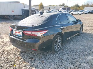 2022 Toyota Camry VIII (XV70) Рестайлинг, белый, 3490000 рублей, вид 3