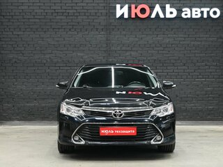 2017 Toyota Camry VII (XV50) Рестайлинг, чёрный, 2550000 рублей, вид 2