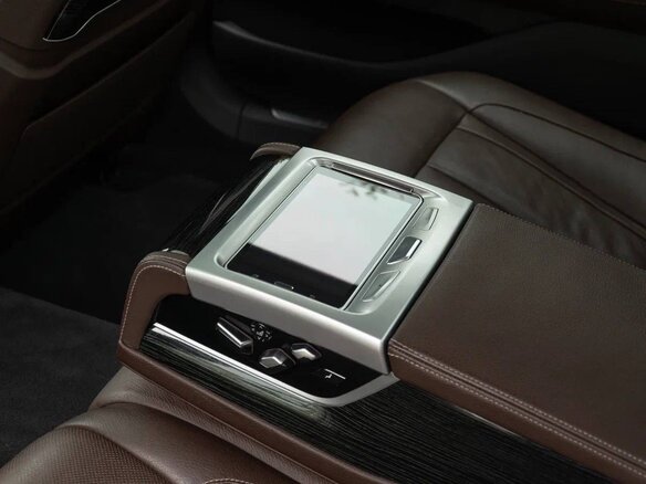 2020 BMW 7 серии Long 730Ld xDrive VI (G11/G12) Рестайлинг, чёрный, 5550000 рублей - вид 34