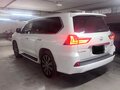 2017 Lexus LX 570 III Рестайлинг 2, белый, 9750000 рублей - вид 6