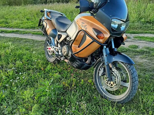 1999 Honda XL1000V Varadero, золотистый, 450000 рублей - вид 1
