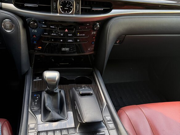 2016 Lexus LX 570 III Рестайлинг 2, синий, 7150000 рублей - вид 13