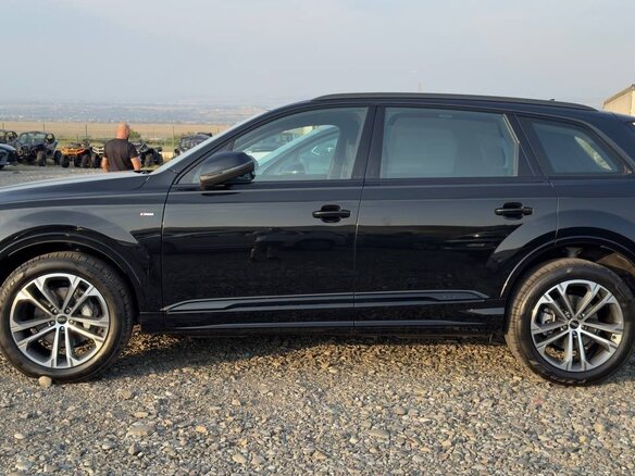 2026 Audi Q7 45 TFSI II (4M) Рестайлинг 2, чёрный, 11950000 рублей - вид 5