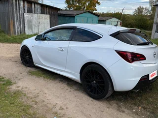 2013 Opel Astra GTC J Рестайлинг, белый, 810000 рублей, вид 4
