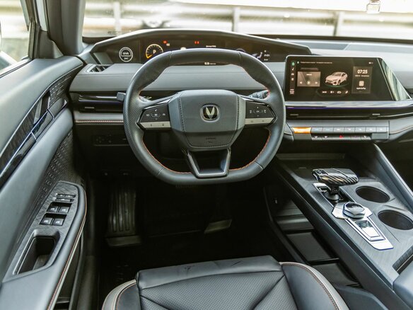 2024 Changan UNI-V I, белый, 2368000 рублей - вид 15