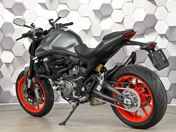 2024 Ducati Monster 937, серый, 1277000 рублей - вид 7