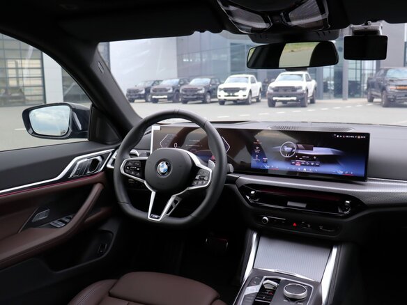 2025 BMW 4 серии 420i G22, G23, G26 Рестайлинг, чёрный - вид 26