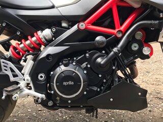 2018 Aprilia SL 900 Shiver, белый, 700000 рублей, вид 5