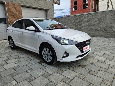 2021 Hyundai Solaris II Рестайлинг, белый, 1550000 рублей, вид 3