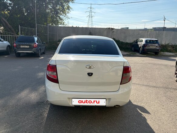 2014 Lada (ВАЗ) Granta I, белый, 315000 рублей - вид 3