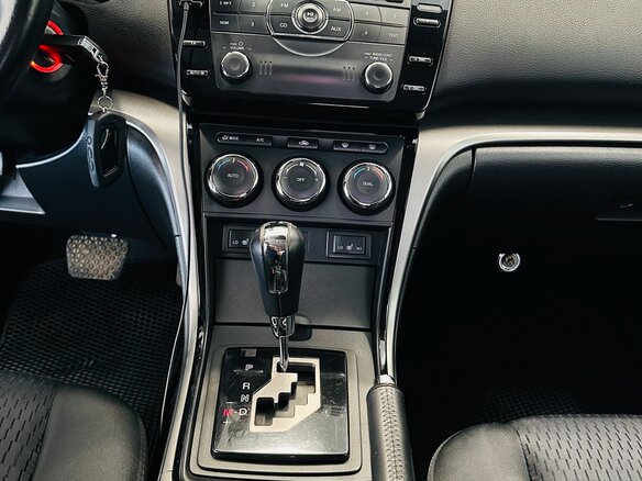 2011 Mazda 6 II (GH) Рестайлинг, белый - вид 34