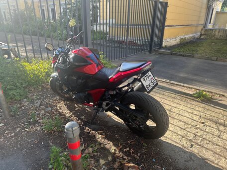 2014 Kawasaki Z 800, красный, 470000 рублей, вид 1