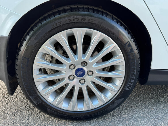 2013 Ford Focus III, белый, 1450000 рублей - вид 20