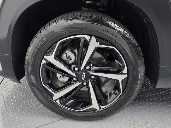 2022 Chevrolet TrailBlazer III, белый, 2050000 рублей - вид 11
