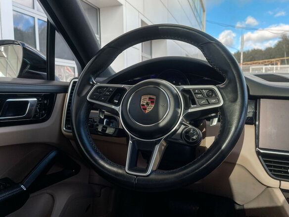 2020 Porsche Cayenne Coupé III, красный, 6549000 рублей - вид 13