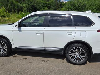 2018 Mitsubishi Outlander III Рестайлинг 2, белый, 1950000 рублей, вид 1