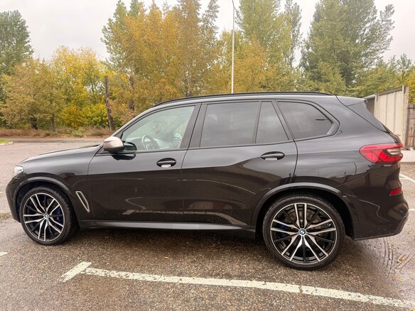 2019 BMW X5 M50d IV (G05/G18), чёрный, 7300000 рублей - вид 7