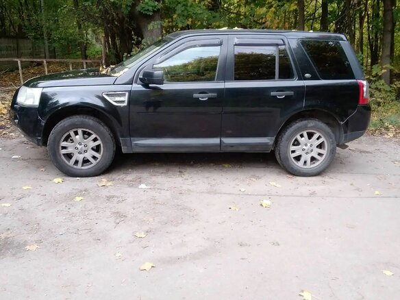 2010 Land Rover Freelander II, чёрный, 900000 рублей - вид 3