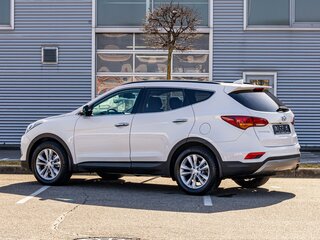 2017 Hyundai Santa Fe III Рестайлинг, белый, 1705000 рублей, вид 4